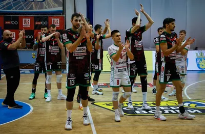 Нефтохимик 2010 победи Черно море и излезе на първото място