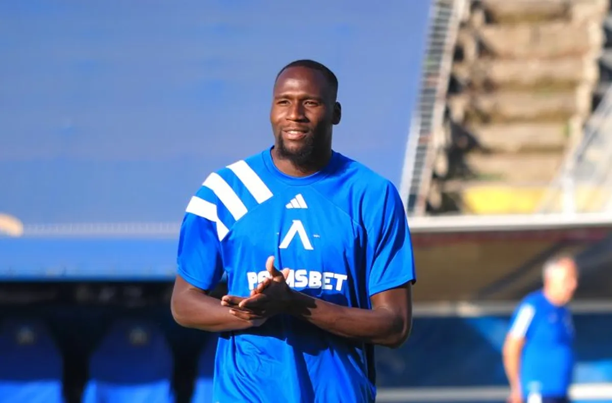 Мустафа Сангаре оглави класация