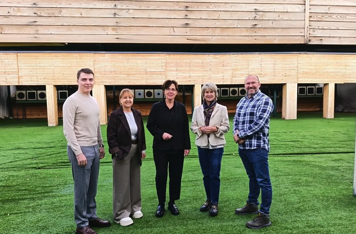 Весела Лечева и Ясна Шекарич дадоха старт на първия европроект в спортната стрелба