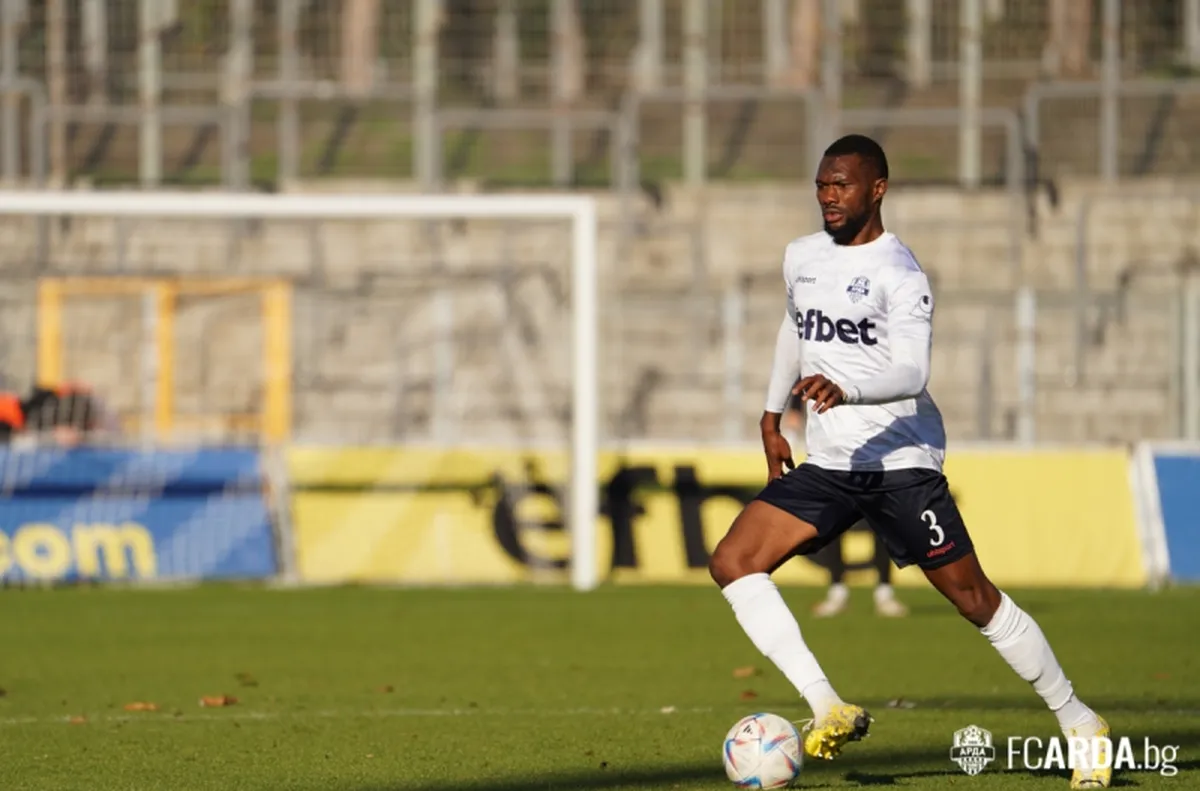 Локо Сф и Арда откриват кръга