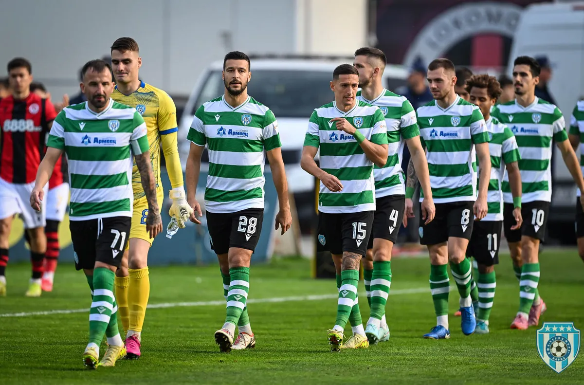 Ботев Пд приема Черно море в здрав сблъсък