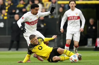 Байерн Мюнхен си хареса Шлотербек, но чака Упамекано