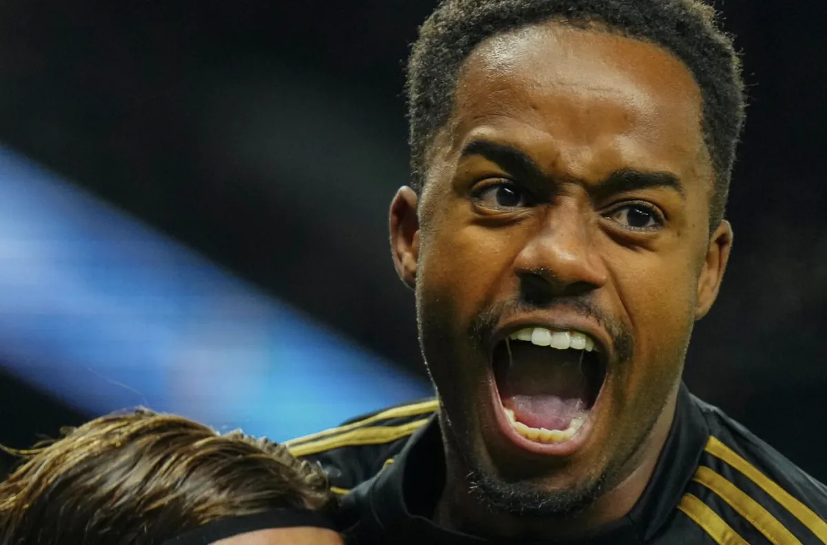 Фулъм нанесе трето поредно поражение на Тотнъм в дербито между двата тима