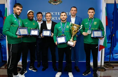 Министър Пешев награди медалистите от Европейското първенство по бокс