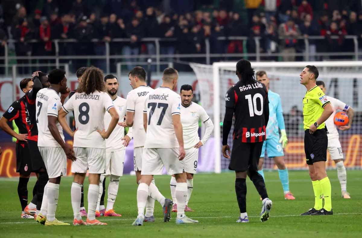 Шефът на съдиите коментира решението в края на Милан - Лацио