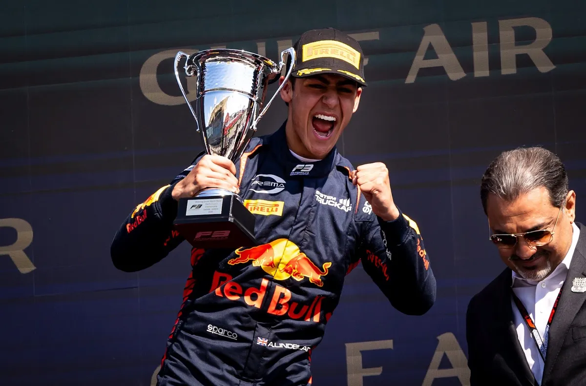 Никола Цолов поздрави Линблад за преминаването във Формула 1