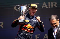 Никола Цолов поздрави Линблад за преминаването във Формула 1