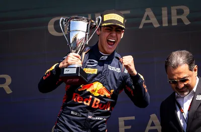 Никола Цолов поздрави Линблад за преминаването във Формула 1