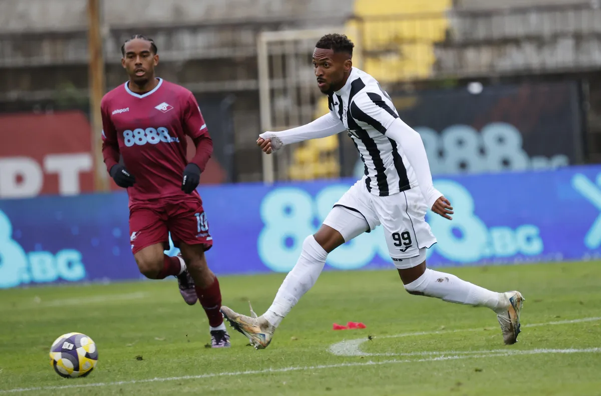 Локо Пловдив излиза срещу ЦСКА без Лами