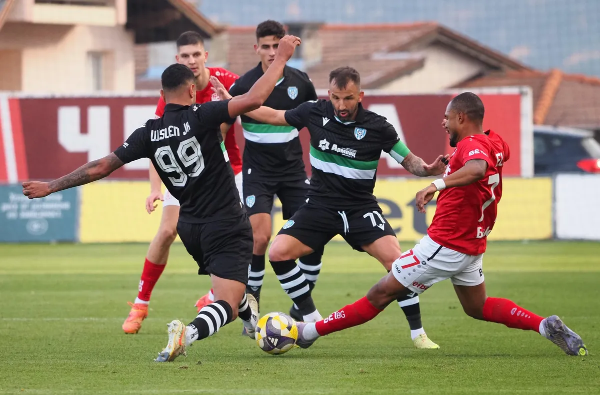 Черно море търси изход от черна серия срещу Берое