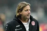 Майнц 05 подари уволнение на треньора си за Коледа