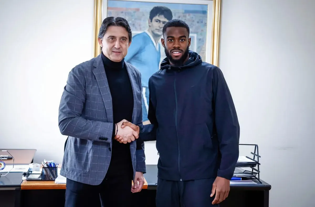 Карл Фабиен се завръща за Левски