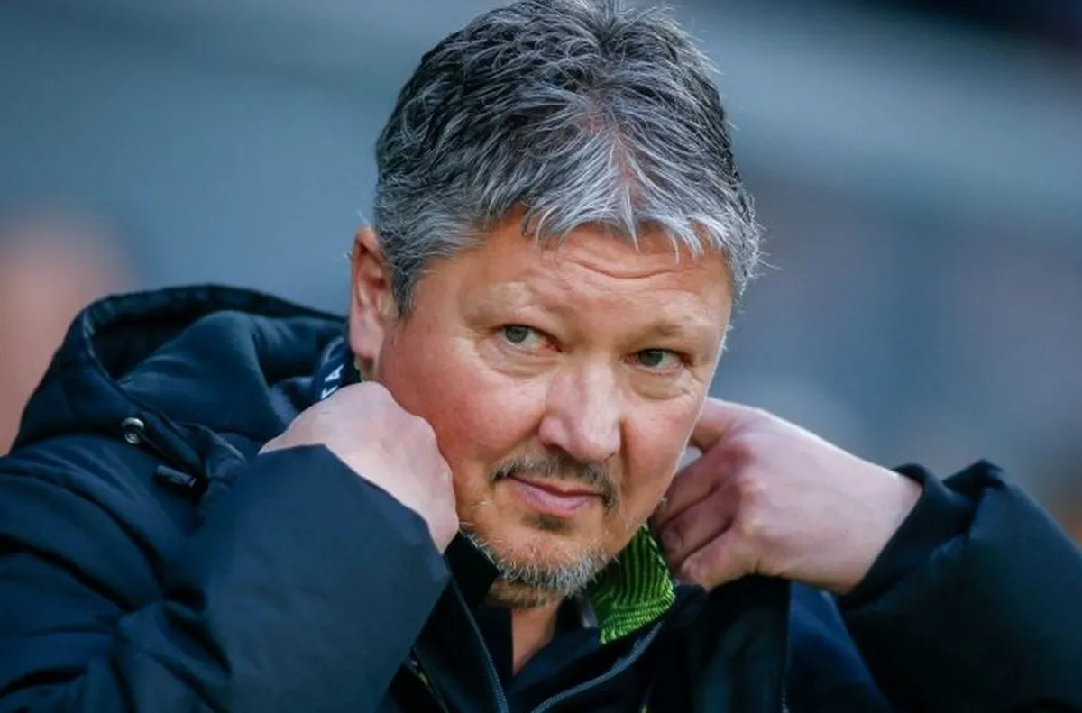 Испанските клубове на Любо Пенев събират 300 000 евро