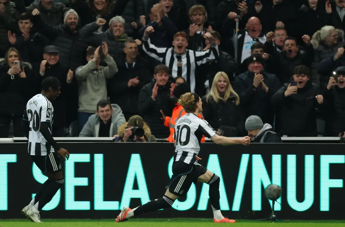 Английският Нюкасъл има възможност да подпише с нови футболисти през