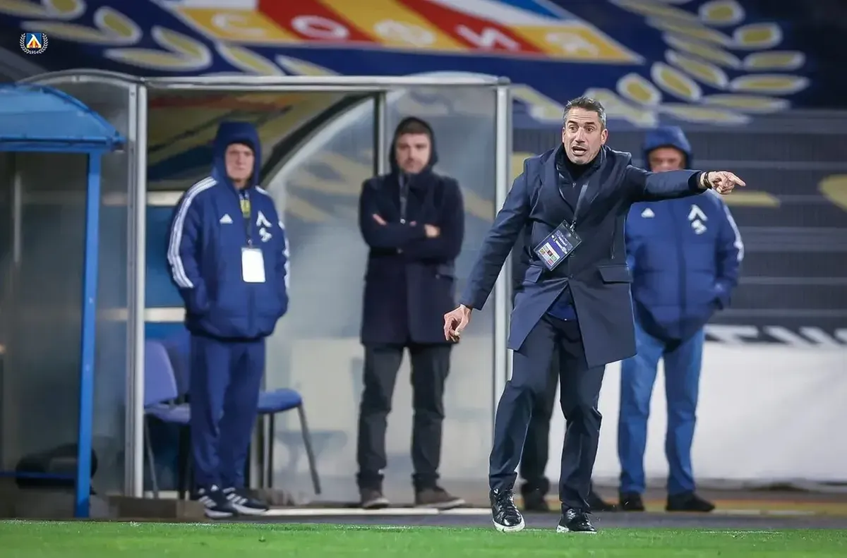 Двубоят е от 17 часа Група от 20 футболисти определи