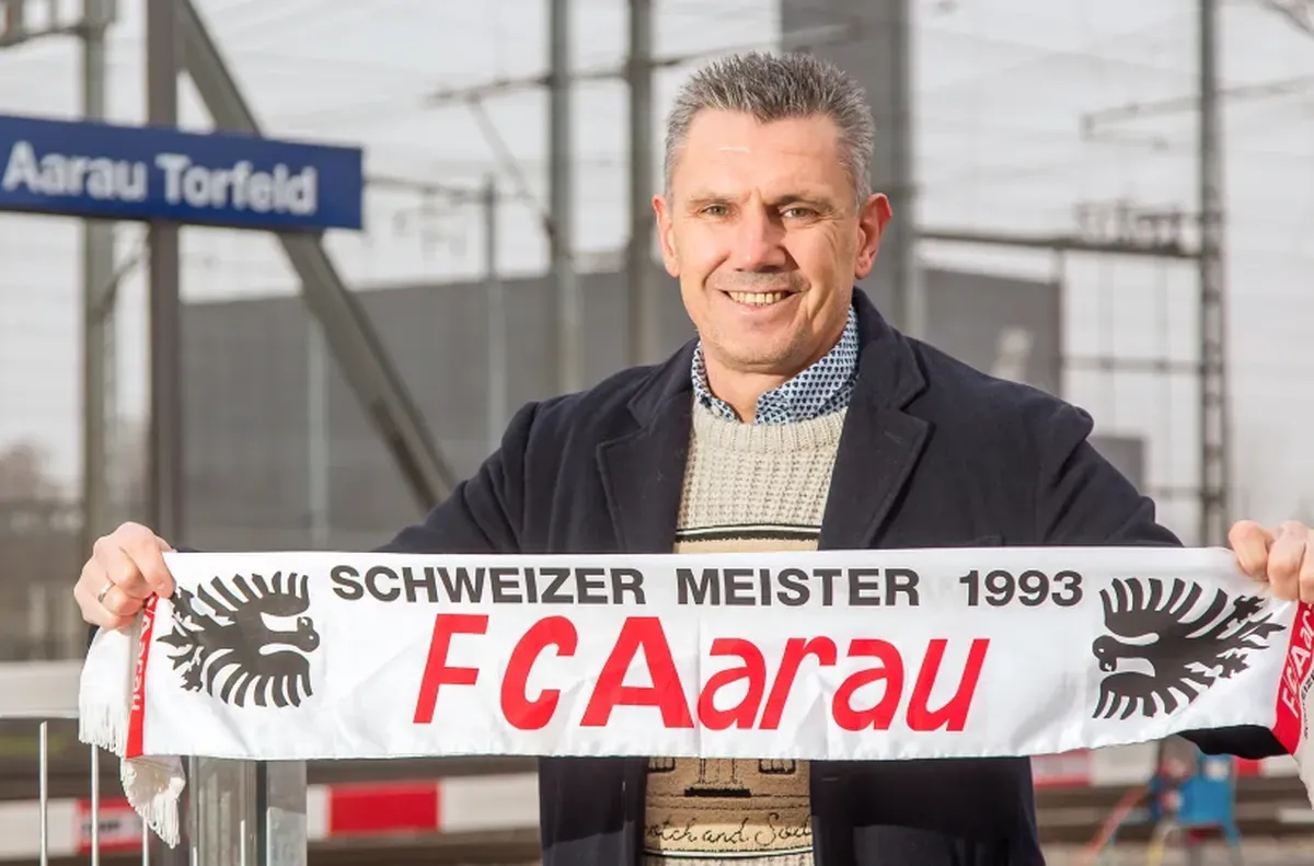 Петър Александров става на 63 Бившият нападател на Левски Петър