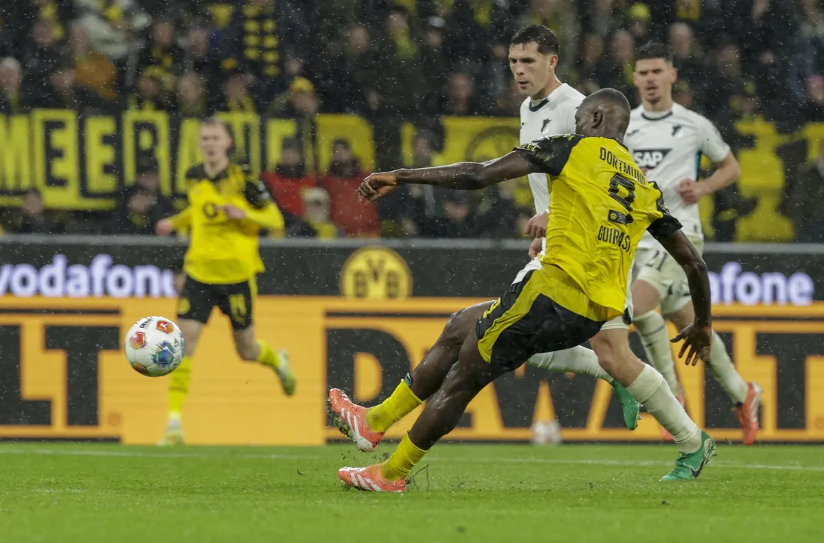 Жълто черните бият с 2 0 в Бундеслигата Борусия Дортмунд победи Хофенхайм
