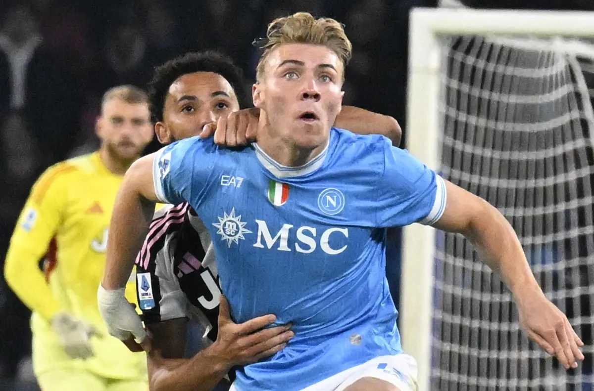 Наполи е на върха в Серия А, Хойлунд отчая Ювентус (ВИДЕО)
