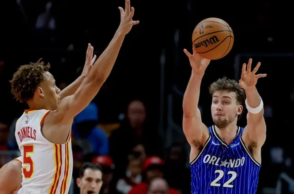 Франц Вагнер напусна принудително мача срещу Ню Йорк Никс Крилото