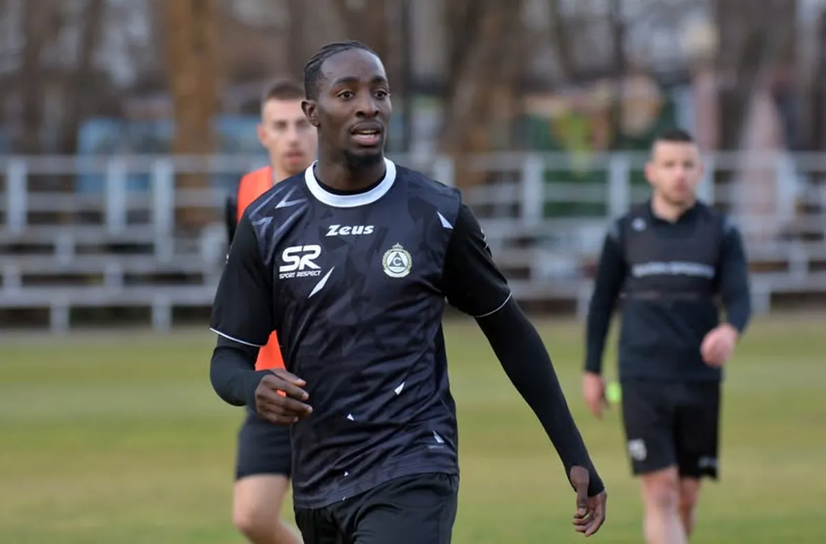 Спортно техническият щаб на Левски се е огледал в халфа