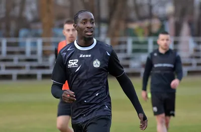 Веласкес си хареса халф на Славия