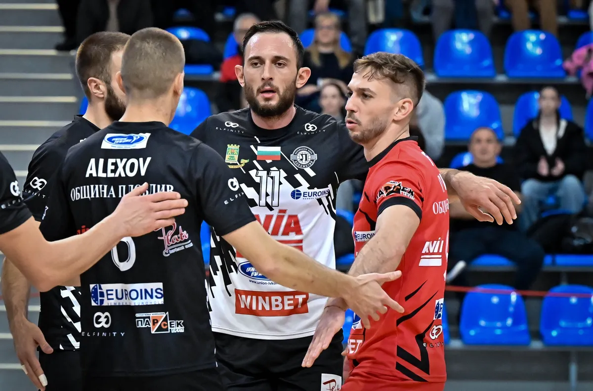 Българският вицешампион отстъпи при гостуването си в Румъния Волейболният Локомотив