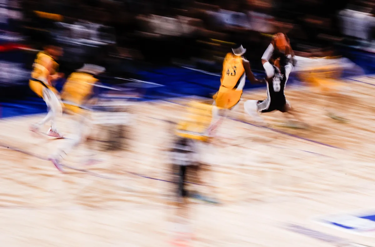 Шей Гилджъс Александър отбеляза 28 точки за шампиона Оклахома Сити Тъндър