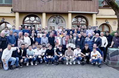 "Сини Сърца" събра ветерани за юбилея от успеха над Аякс