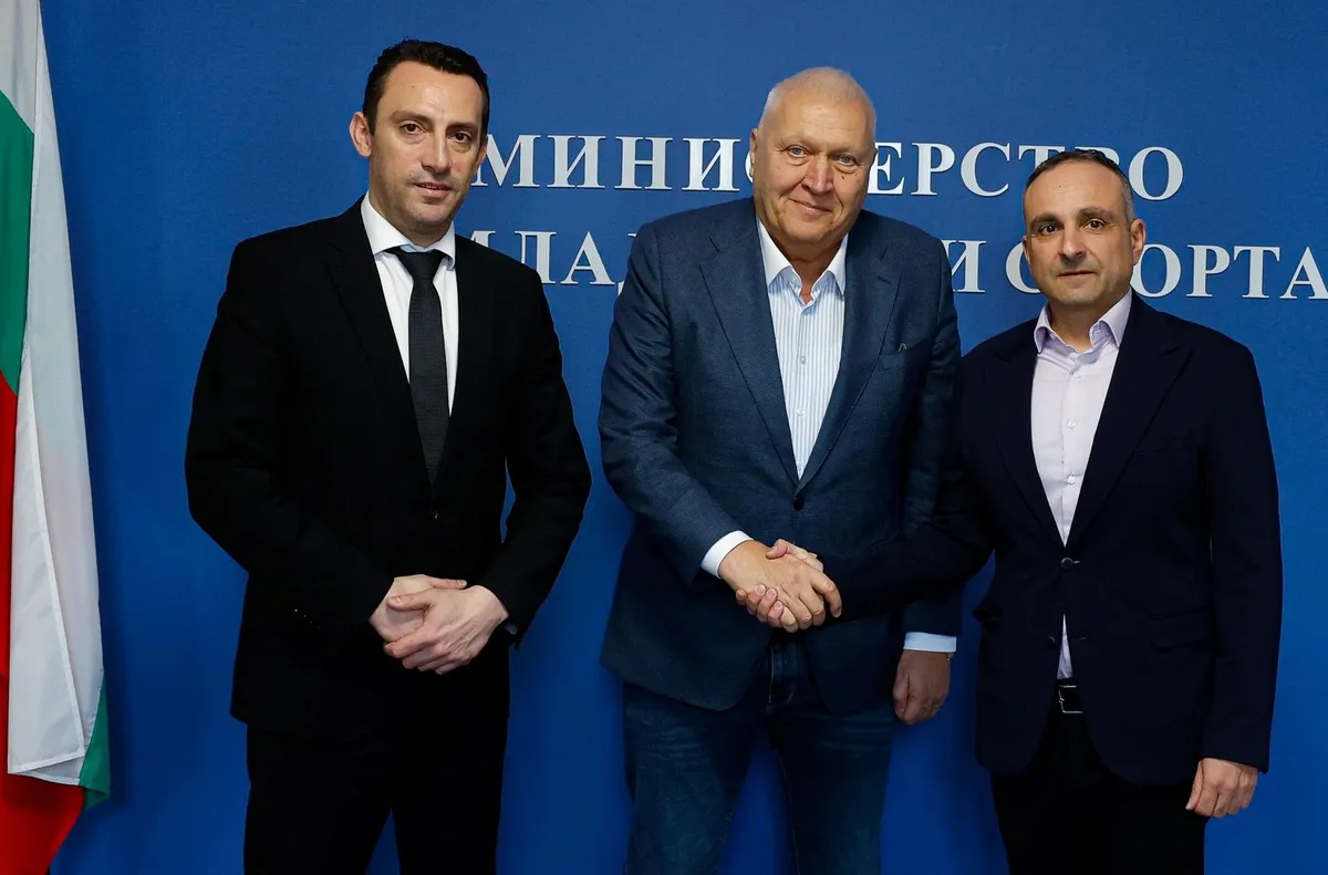 Министърът подчерта че целта е да бъде осигурена нормална среда