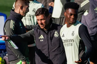 Феновете на Реал (Мадрид) подкрепиха треньора Алонсо