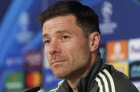 Алонсо не се тревожи за бъдещето си в Реал