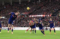 Съндърланд измъкна дербито с Нюкасъл чрез автогол (ВИДЕО)