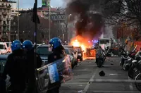 Сериозни сблъсъци между феновете на Дженоа и Интер (ВИДЕО)