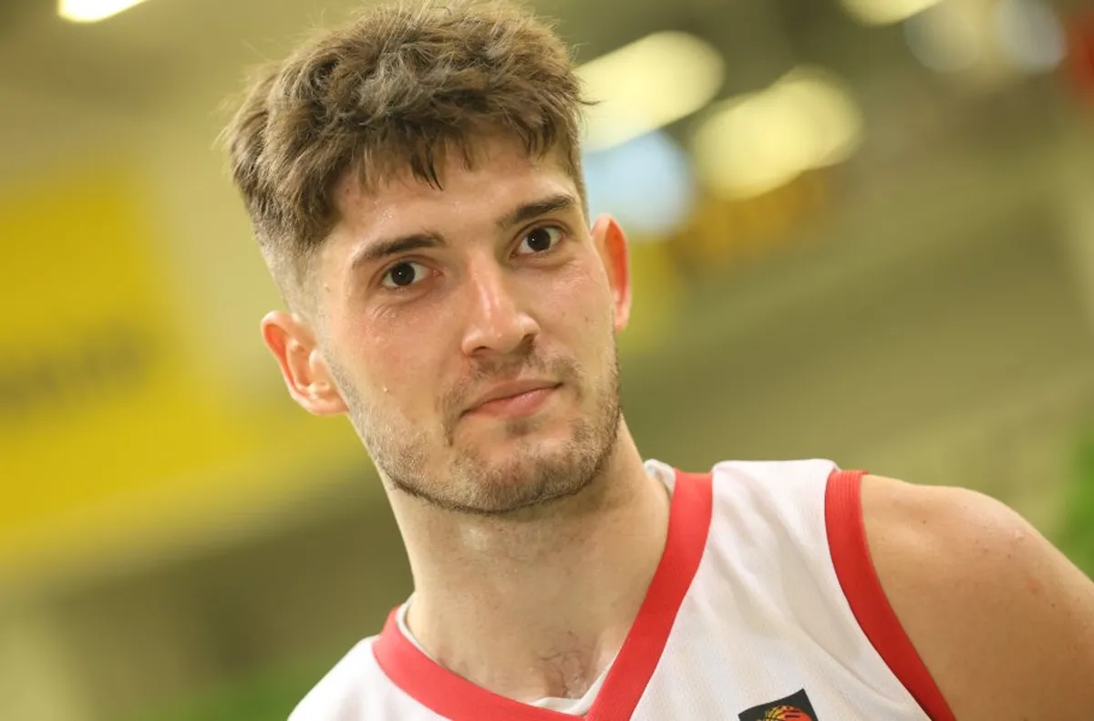 Българският баскетболен национал Константин Костадинов обяви раздялата си с испанския