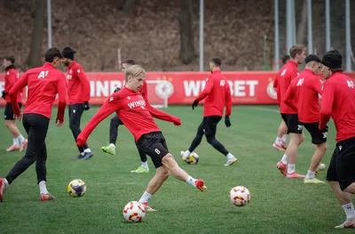 ЦСКА чака защитник до дни