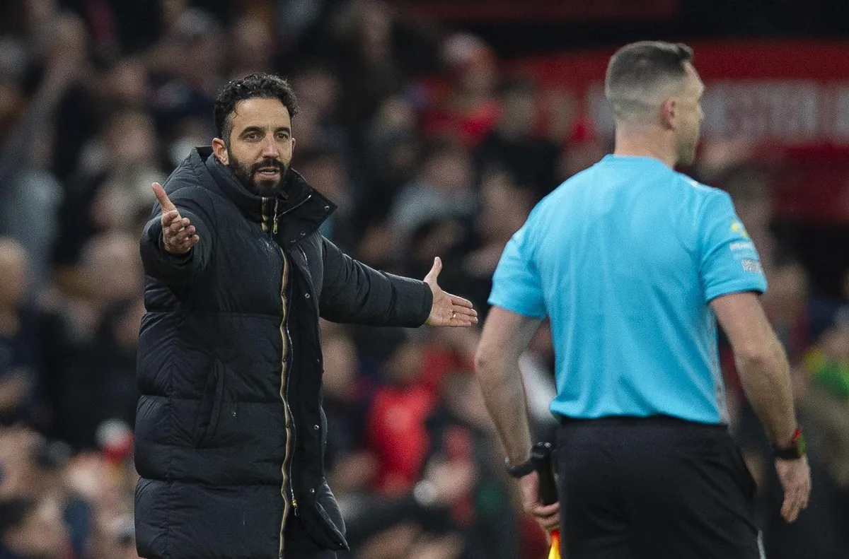 Старши треньорът на Манчестър Юнайтед Рубен Аморим заяви че критиките