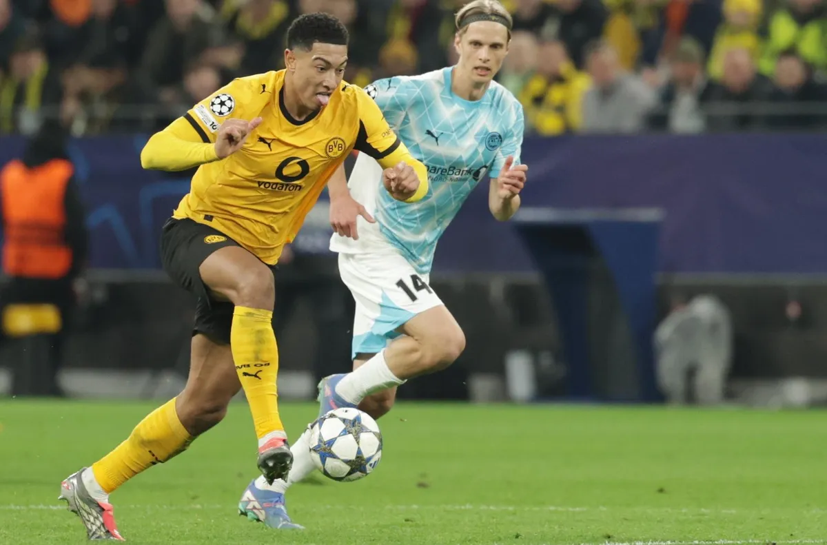 Полузащитникът на Борусия Дортмунд Джоб Белингам се радва на подкрепата