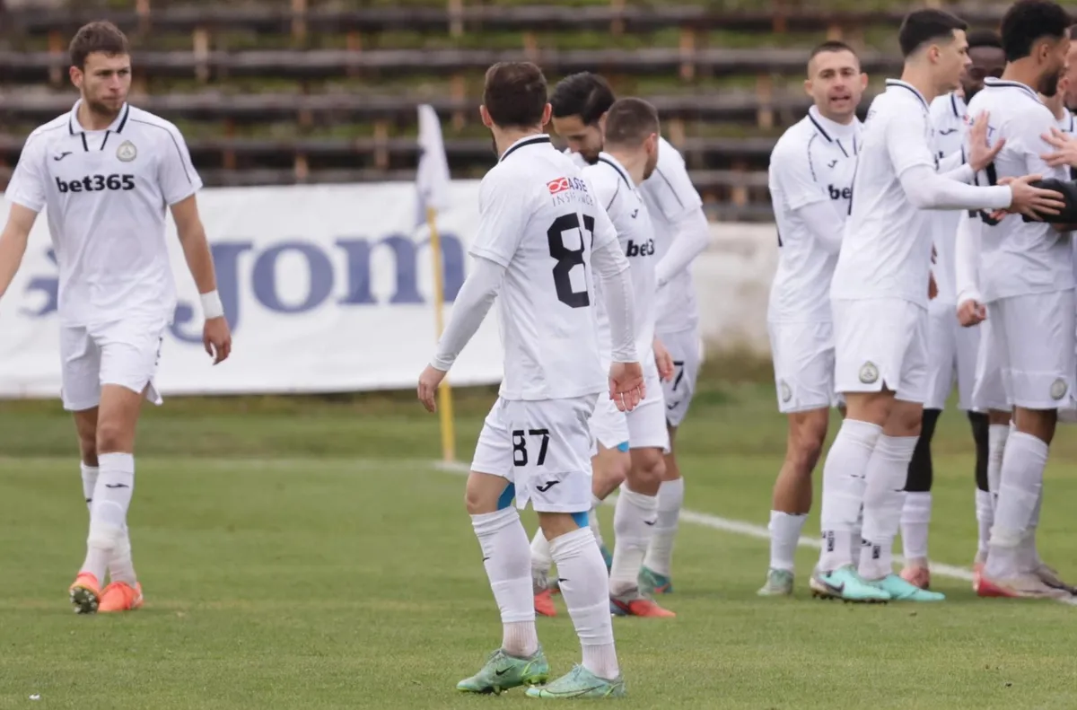 В първия си официален двубой за 2026 година белите Славия