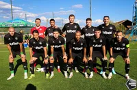 Хебър се раздели с четирима