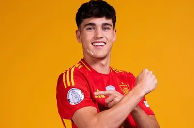 18-годишен защитник със 100 мача за Барселона