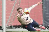 Тотнъм се прицели в Тер Стеген?