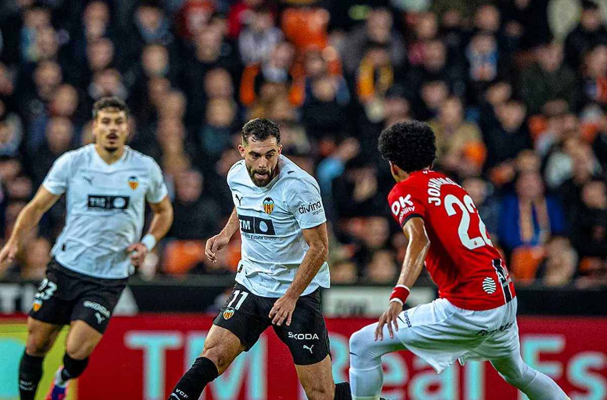 Затъването на прилепите продължава с пълна сила Валенсия завърши наравно