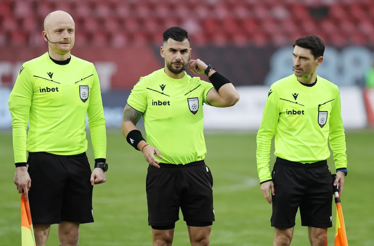 УЕФА даде международен статут на наши съдии