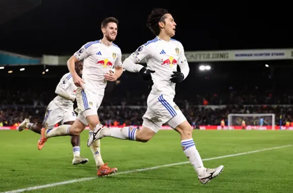 Йоркшърци триумфираха с 4 1 на своя Елън Роуд Лийдс доказа