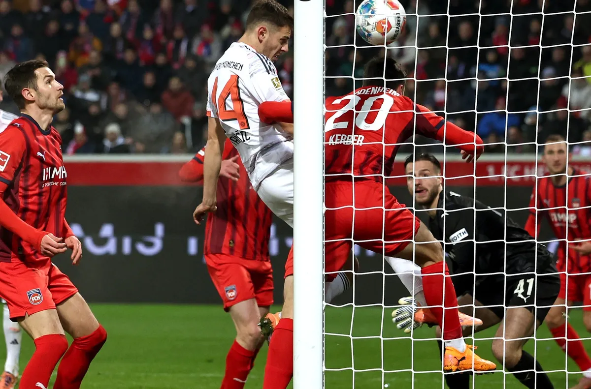 Баварците спечелиха категорично с 4 0 Байерн Мюнхен се завърна