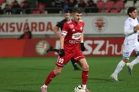 Тонислав Йорданов наниза гол от центъра в Унгария