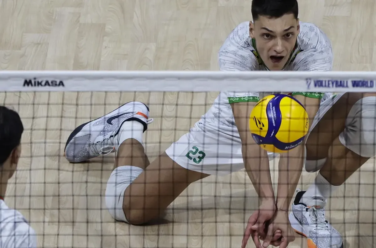 Българският национал Александър Николов отново поведе тима си Кучине Лубе