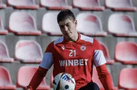 Лапоухов се сгоди в Париж