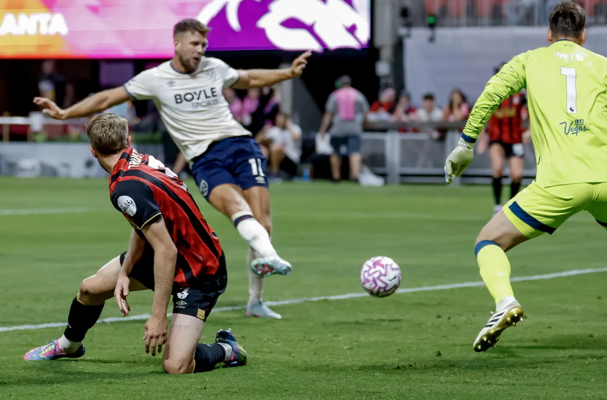 Милан и Уест Хам са постигнали пълна договорка за трансфера