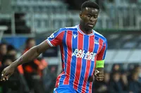 Барселона пожела капитана на Кристъл Палас